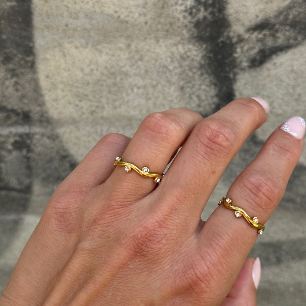 guld ring med sten