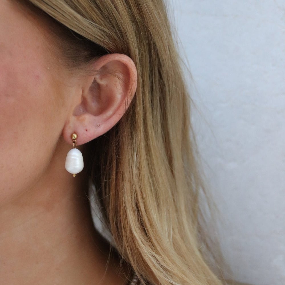 Ferskvandsperle Hængeøreringe - Global Urban Jewelry