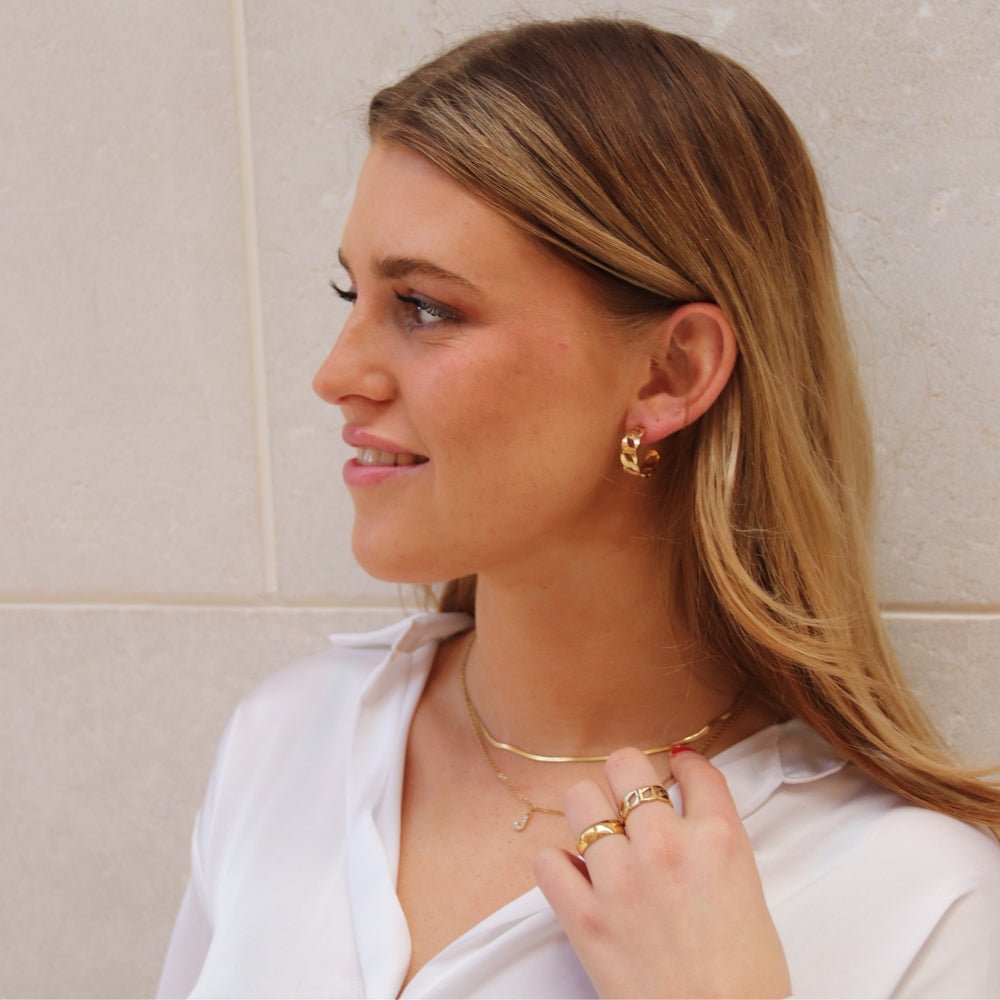 Krystal Bogstavs Halskæde 14K Guldbelagt - Global Urban Jewelry