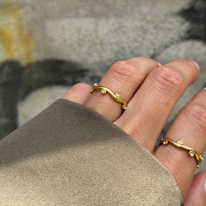 guld ring med sten