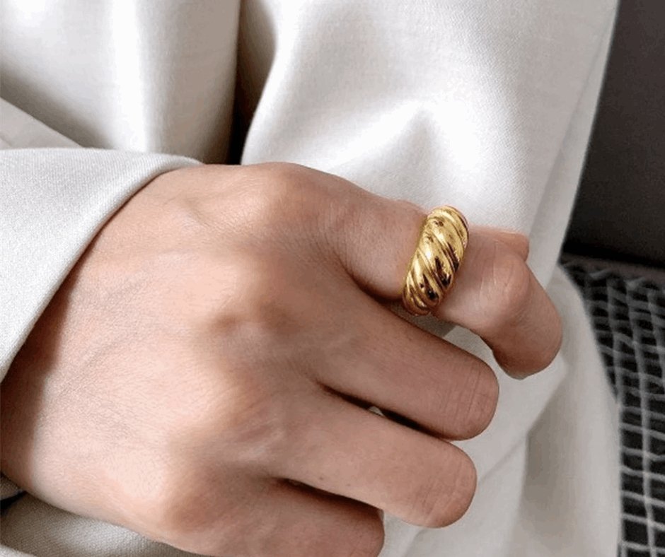 Croissant ring jewelry top