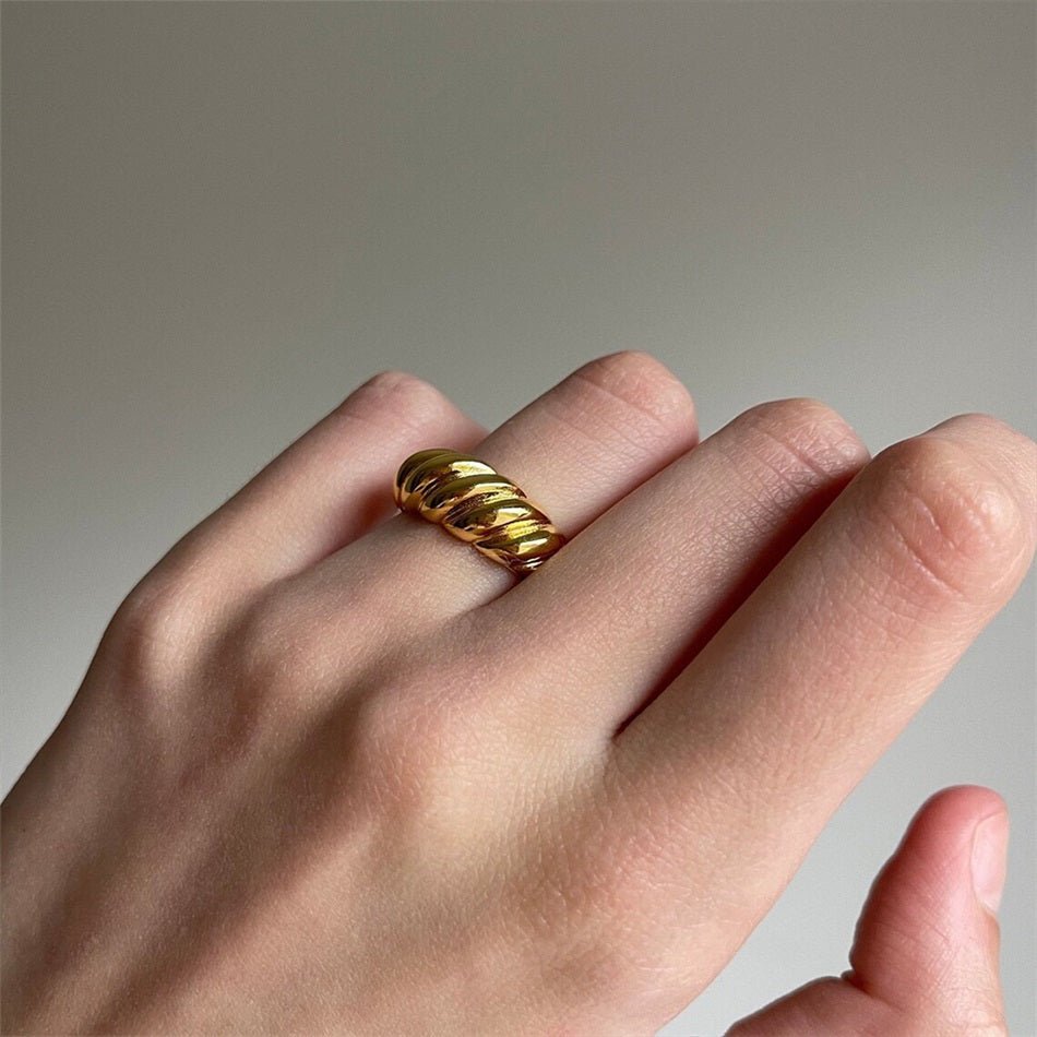 Croissant ring 14k gold discount